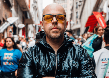 Johnny Monster lança single “Automático”, antecipando álbum psicodélico